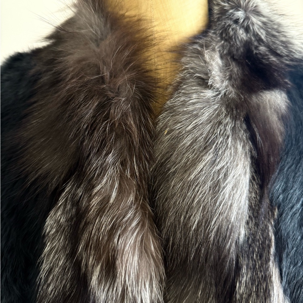 POLOGEORGIS Luxurious Fur Vest - Black and Gray